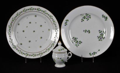 null PORCELAIN OF PARIS. Two plates and a small pot oille with its lid in porcelain...