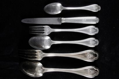 null Silver set, with 950 thousandths, including five spoons and 6 forks with entremets,...