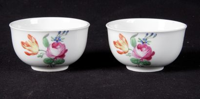null VIENNA PORCELAIN, AUSTRIA. Pair of small sorbets with polychrome decoration...