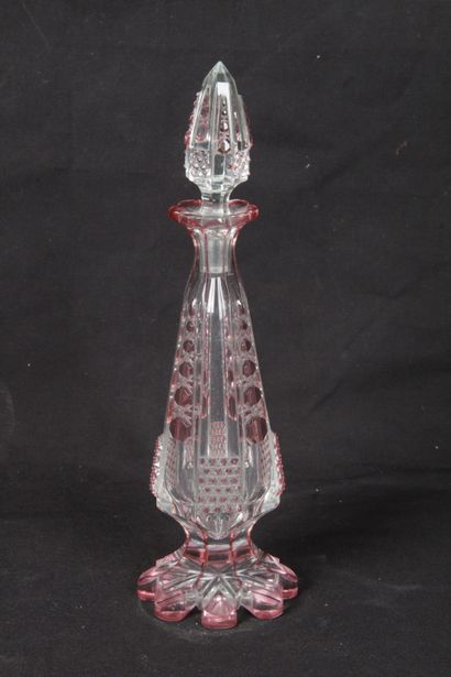 null White and pink cut crystal FALCON AND ITS CANDLE. H : 30 cm Period : End of...