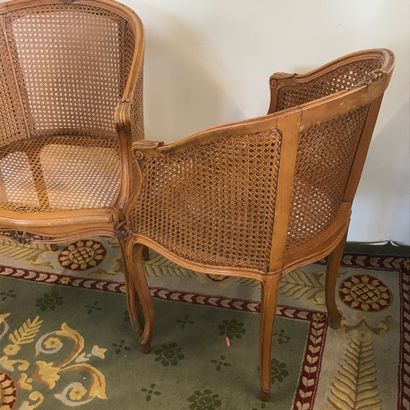 null Pair of armchairs

Louis XV style 

In carved wood and cane base

Good condition

H....