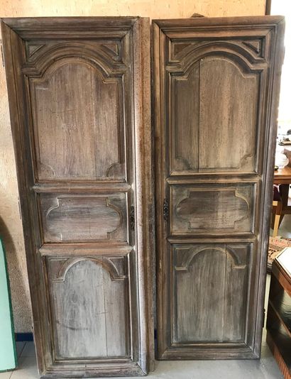 null Pair of cupboard DOORS

in carved wood

Worm holes

189 x 62 and 67 cm
