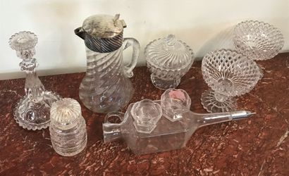 null Lot of glassware

including an orangeade pitcher, a pair of cut crystal bowls,...