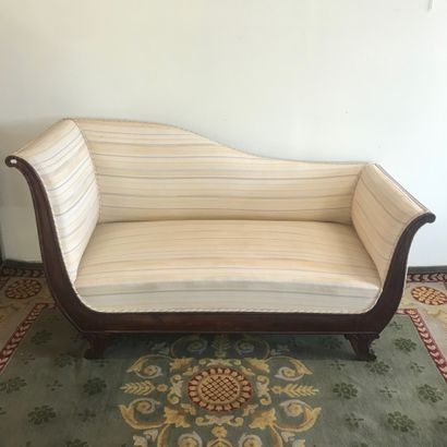 null MERIDIAN

In mahogany 

Restoration period 

Trimmed with striped fabric 

A.B.E.

H.82...