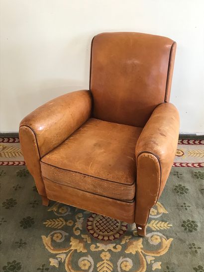 null FAUTEUIL CLUB 

en cuir camel 

Circa 1930

ABE, cuir craquelé.