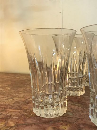 null VILLEROY ET BOCH

Service de verres en cristal taillé comprenant : 

6 verres...