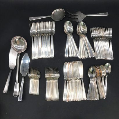 null HOUSEHOLD

Art Deco style in silver plated metal 

Twelve persons

Complete...