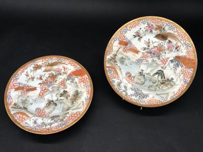 null SATSUMA 

Japon XIXe

Paire de présentoirs en porcelaine peinte et dorée. 

L'une...