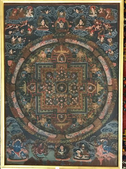  THIBET 
Mandala 
Thangka sur papier encollé sur carton. 
78 x 55 cm