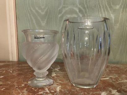LALIQUE FRANCE Cut crystal vase Ermenonville...