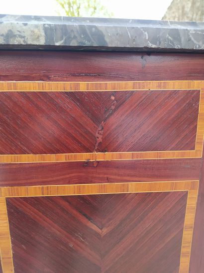 null Wood veneer and marquetry of rosewood, rosewood and boxwood, opening in the...