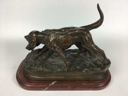 null Alfred DUBUCAND (1828-1894) Two dogs Bronze with brown patina Signed in hollow...