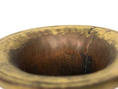  CHINE Vase bouteille à long col étroit en bronze cloisonné à fond turquoise décoré...