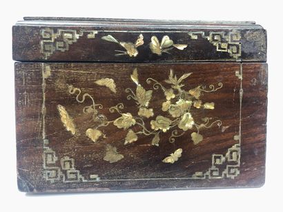 null Wooden box with mother-of-pearl inlay decorated with fighters and flowering...