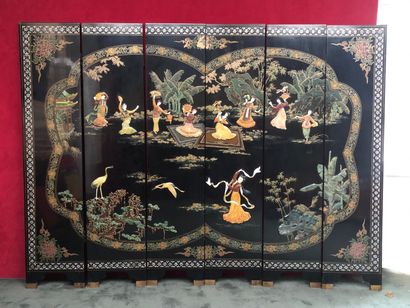 null CHINA Six-panel lacquered wood screen with painted decorations and inlays of...
