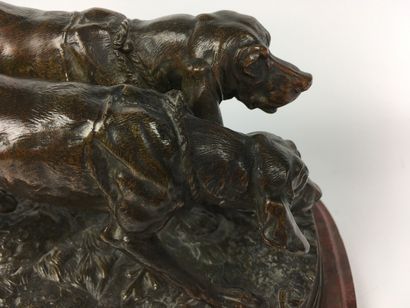 null Alfred DUBUCAND (1828-1894) Two dogs Bronze with brown patina Signed in hollow...