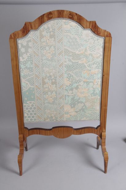 null Devant de foyer en placage de satiné style XVIII siècle.h: 115 x L: 67 cm