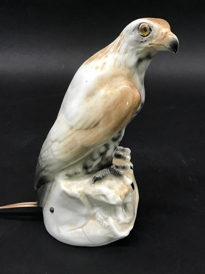 null CAPPODIMONTE

LAMPE VEILLEUSE

En porcelaine polychrome figurant un oiseau de...