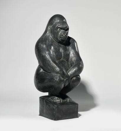 null CHRISTINE PARAVISINI (1960-2013) Kibobo (le gorille) Bronze Signé, Ed. 2/8,...