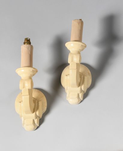 null WORK OF THE 1940's Pair of neo-classical style lacquered plaster sconces with...