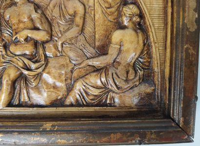 null PAIRE DE MAQUETTES FORMANT BAS RELIEFS en bois stuqué et sculpté à décor de...