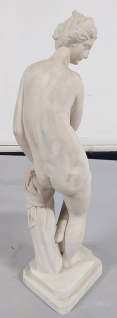 null GIAMBOLOGNA, d'après Vénus au bain Groupe en composite blanc Haut. 66 cm (F...