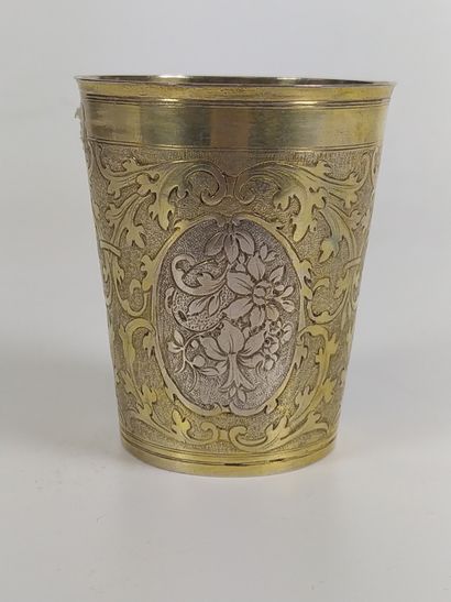 null Gilded silver and silver GOBELET decorated with oval cartouches with flowers...