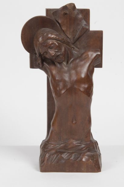 null Louis SOSSON (act.1905-1930) Christ en bois. Signée sur la terrasse, côté gauche....