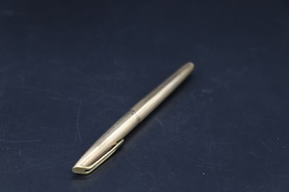 null WATERMAN Stylo plume en plaqué or avec plume en or jaune 18K à motifs chevrons....