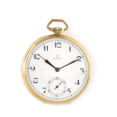  OMEGA About 1930. Pocket watch in yellow gold 750/1000. Railway, blued steel hands,...