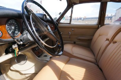 1968 JAGUAR 420 Serial number PIF25414DN

Delivered new in France

Rare manual gearbox...