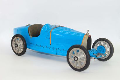 BUGATTI - J.P FONTENELLE 1:8 scale model of Bugatti type 35, blue color. Signed Jean-...