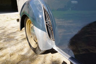 1952 RENAULT 4 CV Serial number 124161 

Nice cosmetic condition 

French registration...