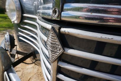 1952 RENAULT 4 CV Numéro de série 124161 

Bel état esthétique 

Carte grise française...