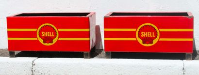 JARDINIERE SHELL Set of 2 planters intended for the decoration of the petrol stations...