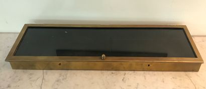 null FLAT WINDOW 

in brass and glass, inside in black lacquered metal. 

TBE, without...