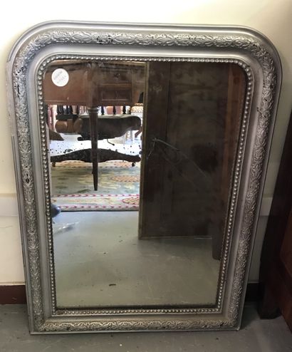null 20th century french work 



Mirror with bamboo frame

80,5 x 130

One missing



A...