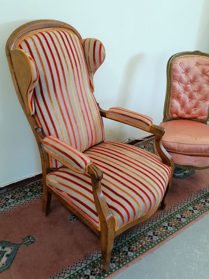 null VOLTAIRE ARMCHAIR WITH EARS

A Louis XV style armchair is attached.