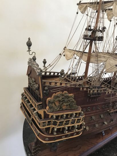 null SHIP MODEL 

The Royal Sun 1669

Good general condition, some accidents 

20th...
