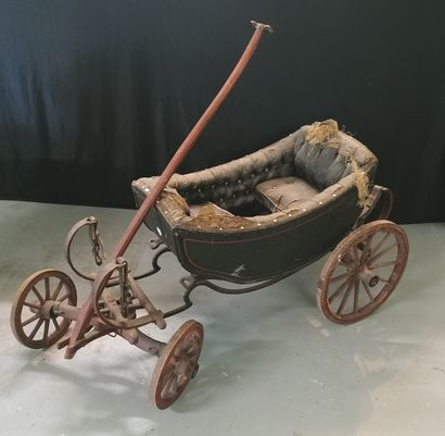 null HORSE-DRAWN CARRIAGE

Children's carriage designed to be pulled by small draft...