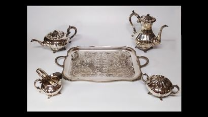 null TEA AND COFFEE SET 

In silver plated metal including :

A teapot

A coffee...