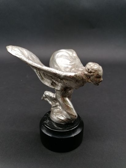 null RADIATOR CAP TOPIC 

After the Spirit of ecstasy

Silver plated bronze on a...