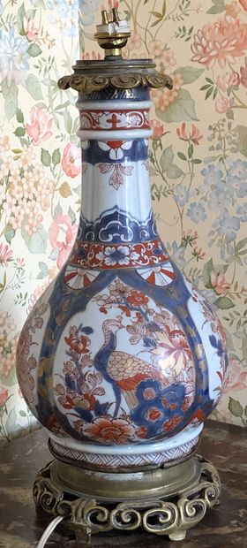 null Delft earthenware baluster vase. 18th century. Mounted as a lamp Height : 27...