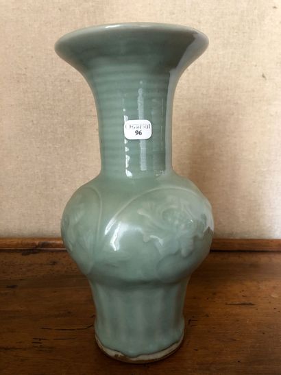 null CHINA Stoneware baluster vase with celadon glaze Late YUAN or early MING, XIV-XV...