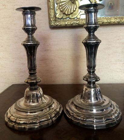 null Pair of silver chased FLAMPS with ribbed baluster shaft PARIS : 1774 - 1780...