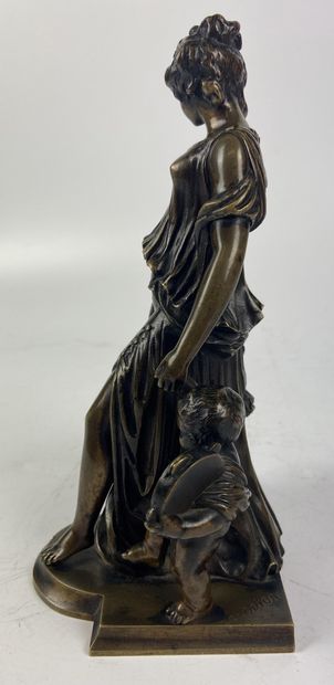 null Claude-Michel CLODION (1738-1814) D'après Femme et enfants Groupe en bronze...