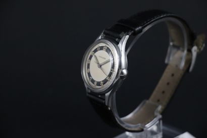 null LONGINES STYLE MILITARI. CIRCA 1940. Ref : 54137. Steel watch, round military...