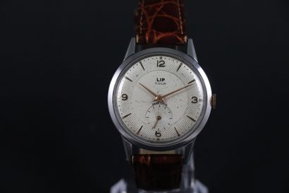 null LIP ELGILOY R25 OVERSIZE CIRCA 1970. Ref : 462XXX. Stainless steel wristwatch,...