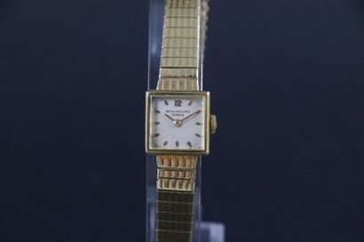 null PATEK PHILIPPE VERS 1960. Montre bracelet en or jaune 750/1000, boîtier carré,...