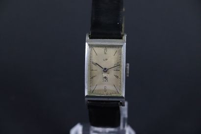 null LIP T18 AROUND 1950. Ref : 803XXX. Stainless steel wristwatch, "tank" case,...